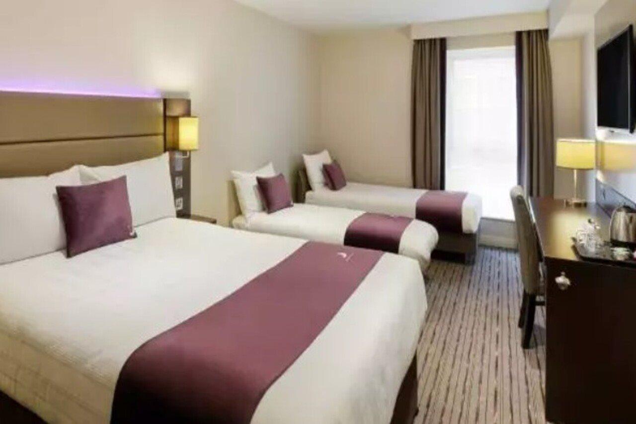 Premier Inn Ware Kültér fotó
