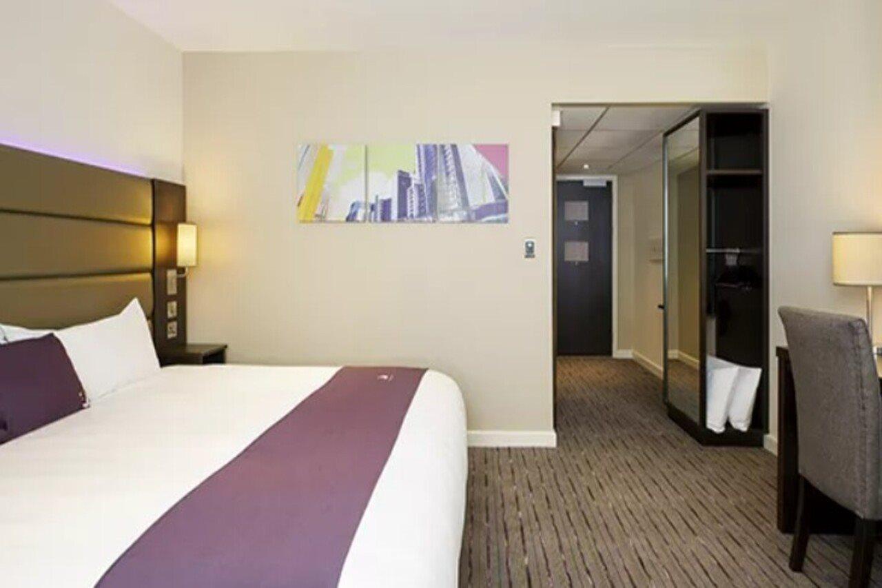 Premier Inn Ware Kültér fotó